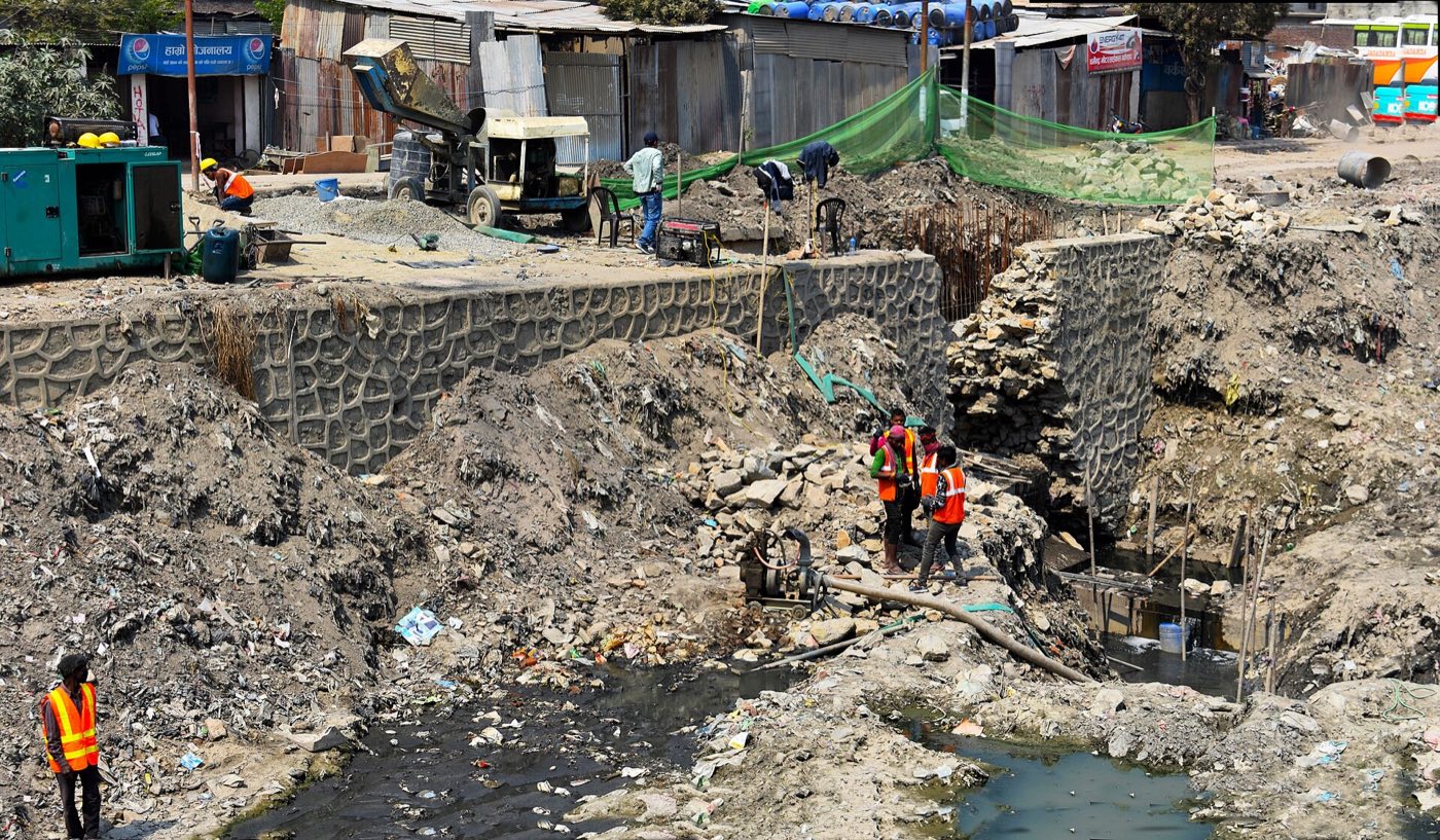 A floodway under construction on the Bagmati river, Kathmandu. Photo: Stig Berge from Myanmar, CC0