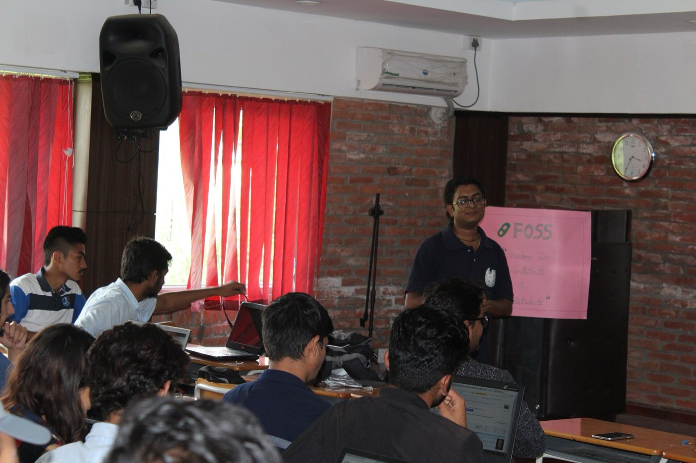 A student workshop at Kathmandu University. Photo: सरोज कुमार ढकाल, CC BY-SA 3.0
